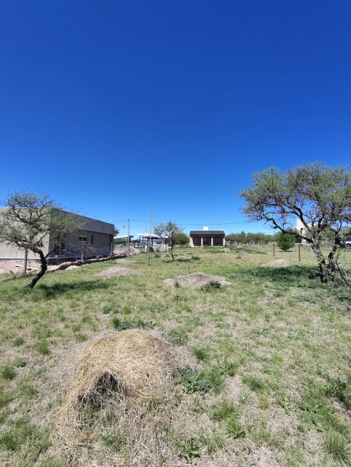 HERMOSO LOTE CERCADO EN SOLAR DE LOS REARTES