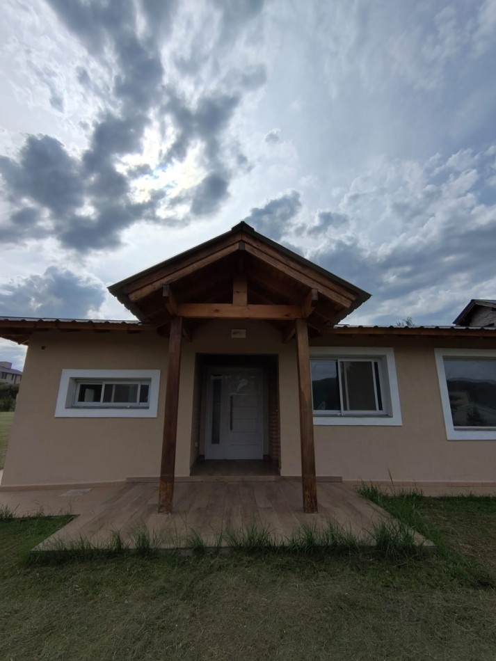 CASA + 1500mts DE TERRENO EN BARRIO BERTONE