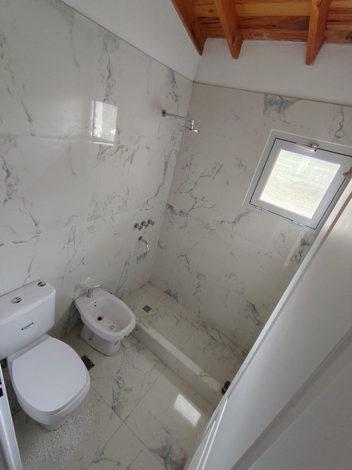 CASA + 1500mts DE TERRENO EN BARRIO BERTONE