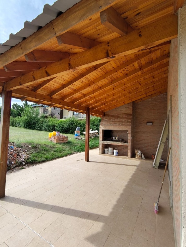 CASA + 1500mts DE TERRENO EN BARRIO BERTONE