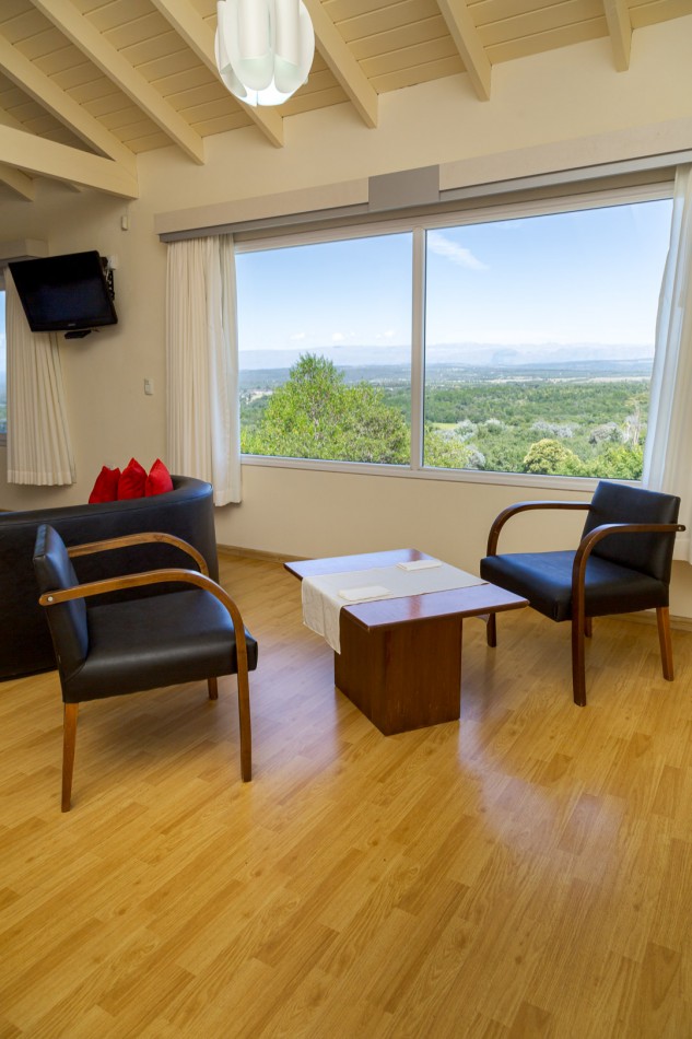 Excelente complejo de Suites para parejas sobre faldeo de las Sierras