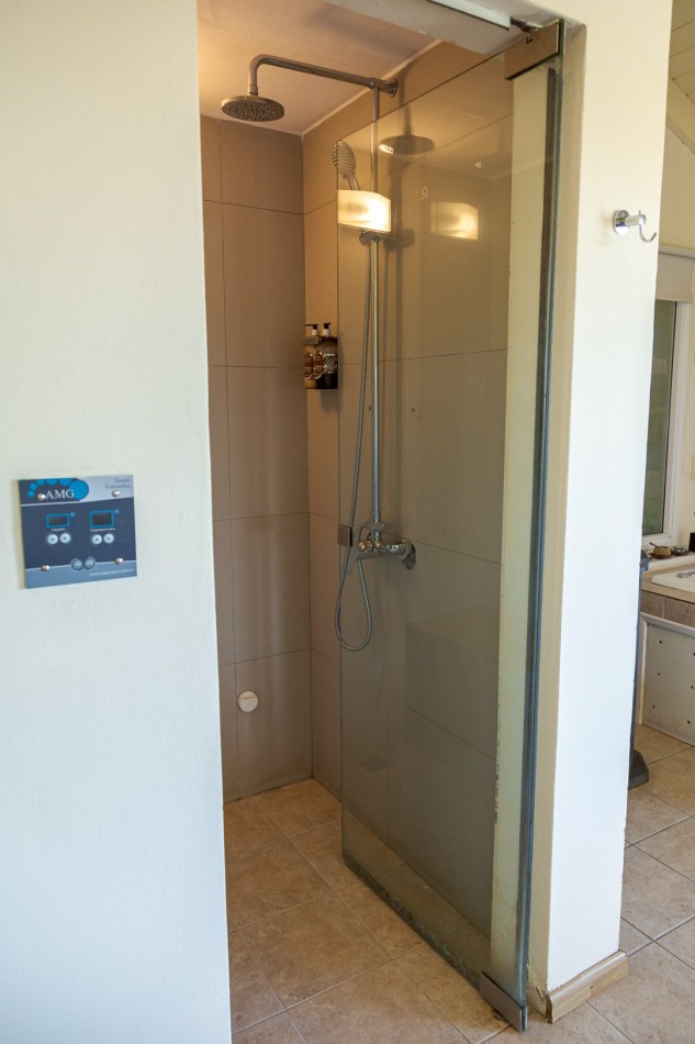 Excelente complejo de Suites para parejas sobre faldeo de las Sierras