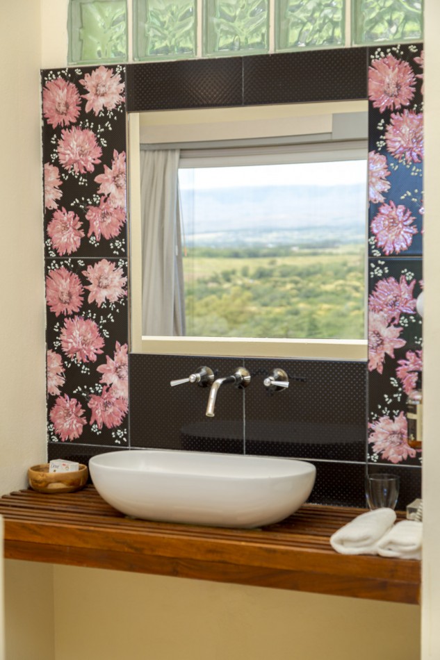 Excelente complejo de Suites para parejas sobre faldeo de las Sierras