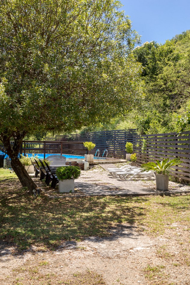 Excelente complejo de Suites para parejas sobre faldeo de las Sierras