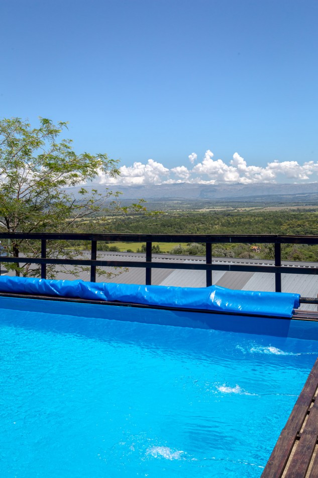 Excelente complejo de Suites para parejas sobre faldeo de las Sierras