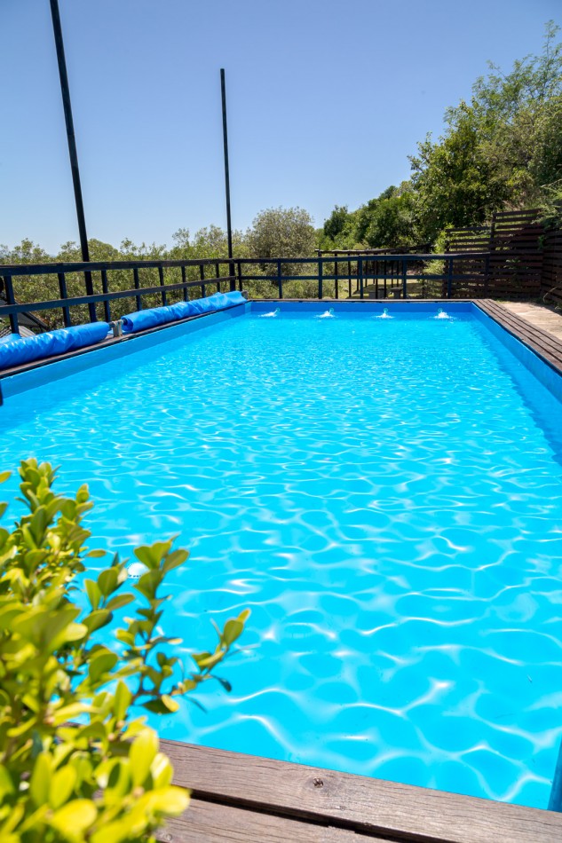 Excelente complejo de Suites para parejas sobre faldeo de las Sierras