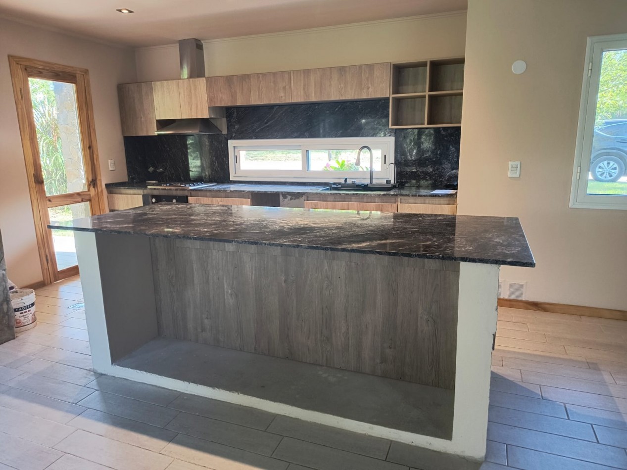 Exclusiva casa en barrio privado Los Molles