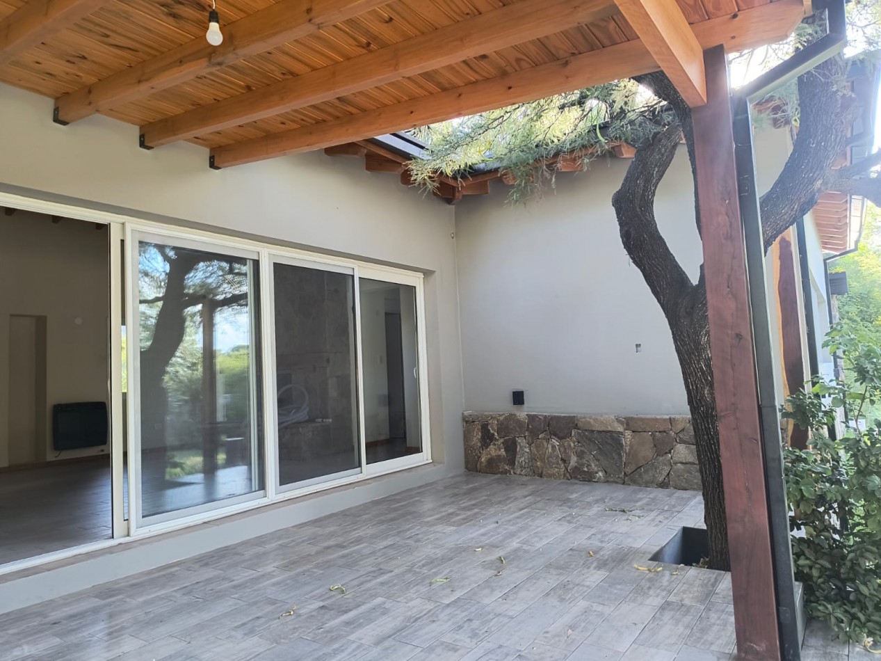 Exclusiva casa en barrio privado Los Molles