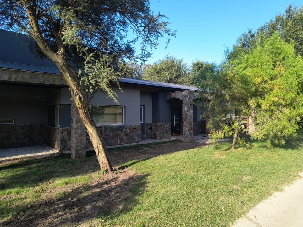 Exclusiva casa en barrio privado Los Molles