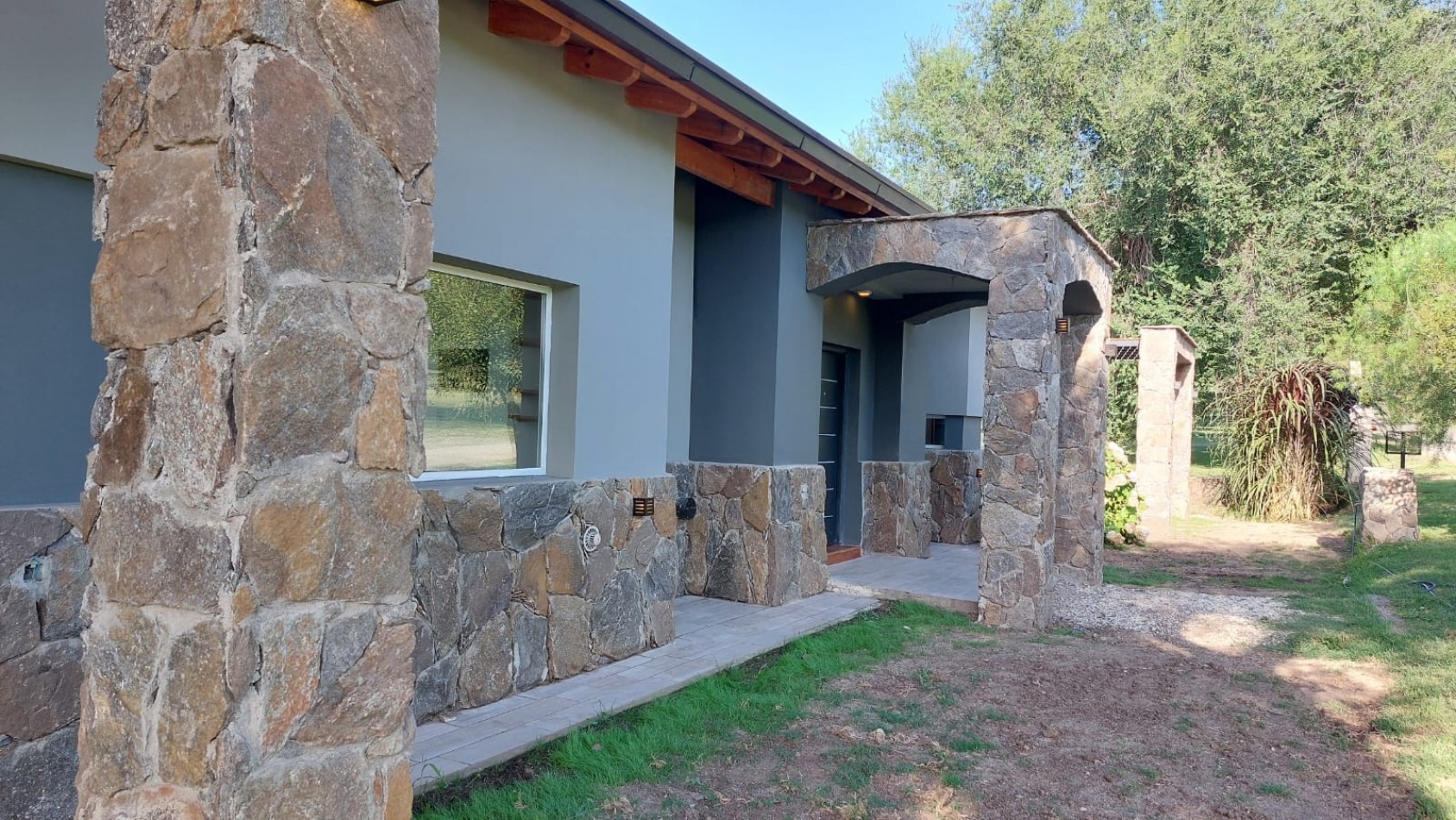 Exclusiva casa en barrio privado Los Molles