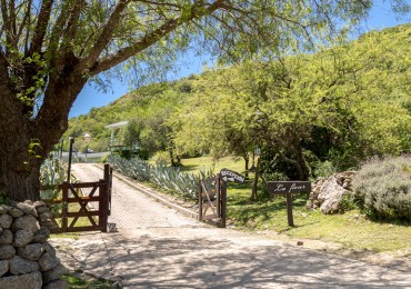 Excelente complejo de Suites para parejas sobre faldeo de las Sierras